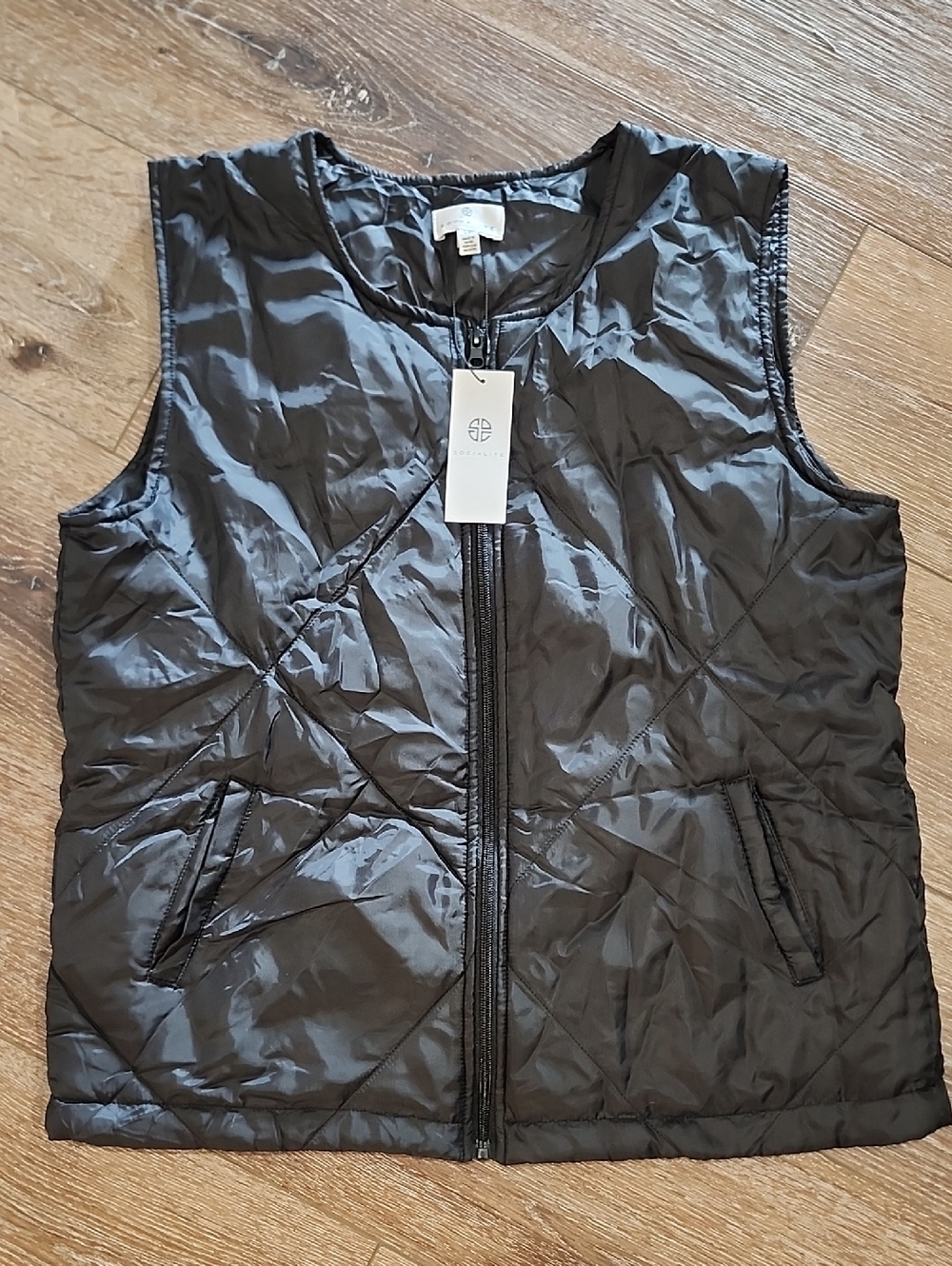 NWT Socialite Lightweight Quilted Sleeveless Full Zip Outdoor Minimalist Neutral